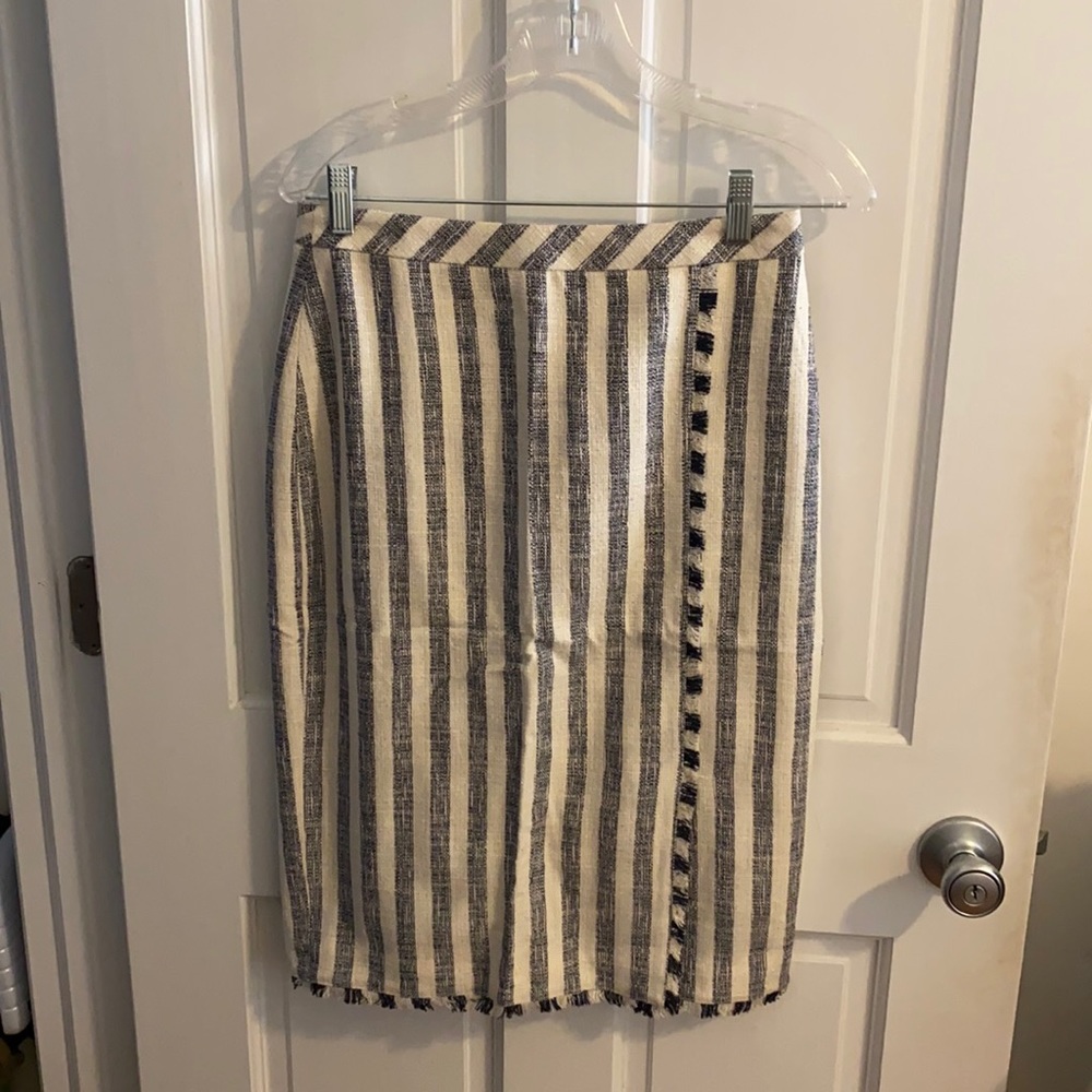 Brand New Banana Republic Pencil Skirt - Picture 4 of 6